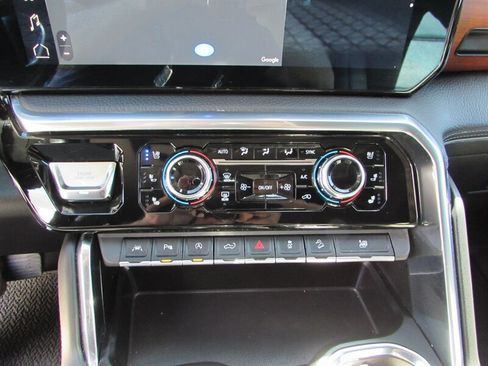 Used 2022 GMC Sierra 1500 Denali w/ Technology Package AWD/4WD image 19