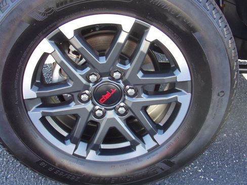 Used 2024 Toyota Tacoma TRD Sport AWD/4WD image 18