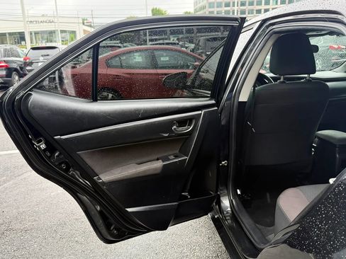 Used 2019 Toyota Corolla LE FWD image 23