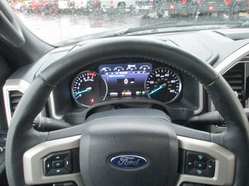 Used 2022 Ford F250 Lariat w/ Black Appearance Package image 32