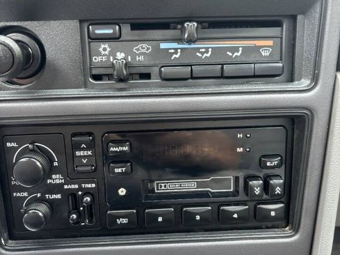 Used 1995 Plymouth Acclaim FWD image 16