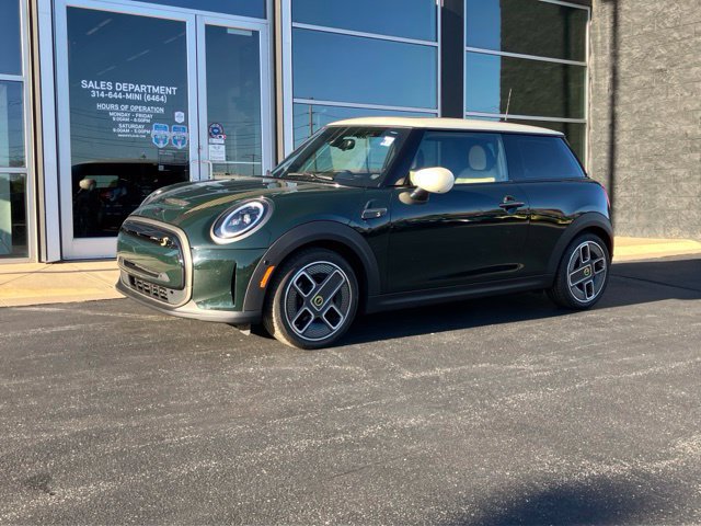 Certified 2024 MINI Cooper SE w/ MINI Resolute Edition FWD image 1