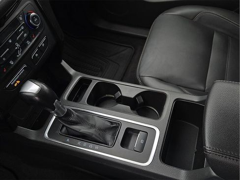 Used 2017 Ford Escape Titanium image 20