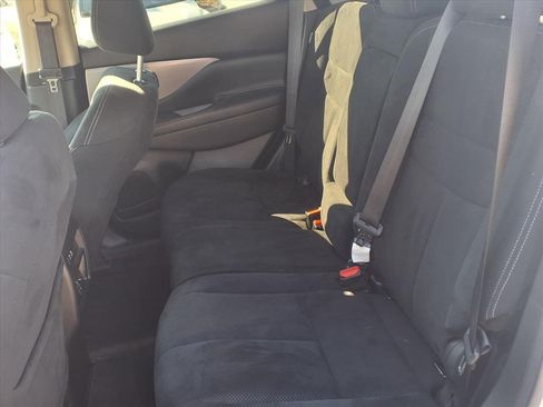 Used 2022 Nissan Murano S image 9