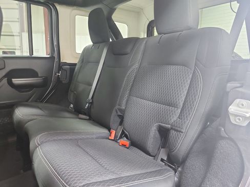 Used 2021 Jeep Wrangler Unlimited Sport AWD/4WD image 11