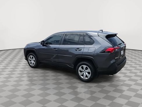 Used 2022 Toyota RAV4 LE AWD/4WD image 6