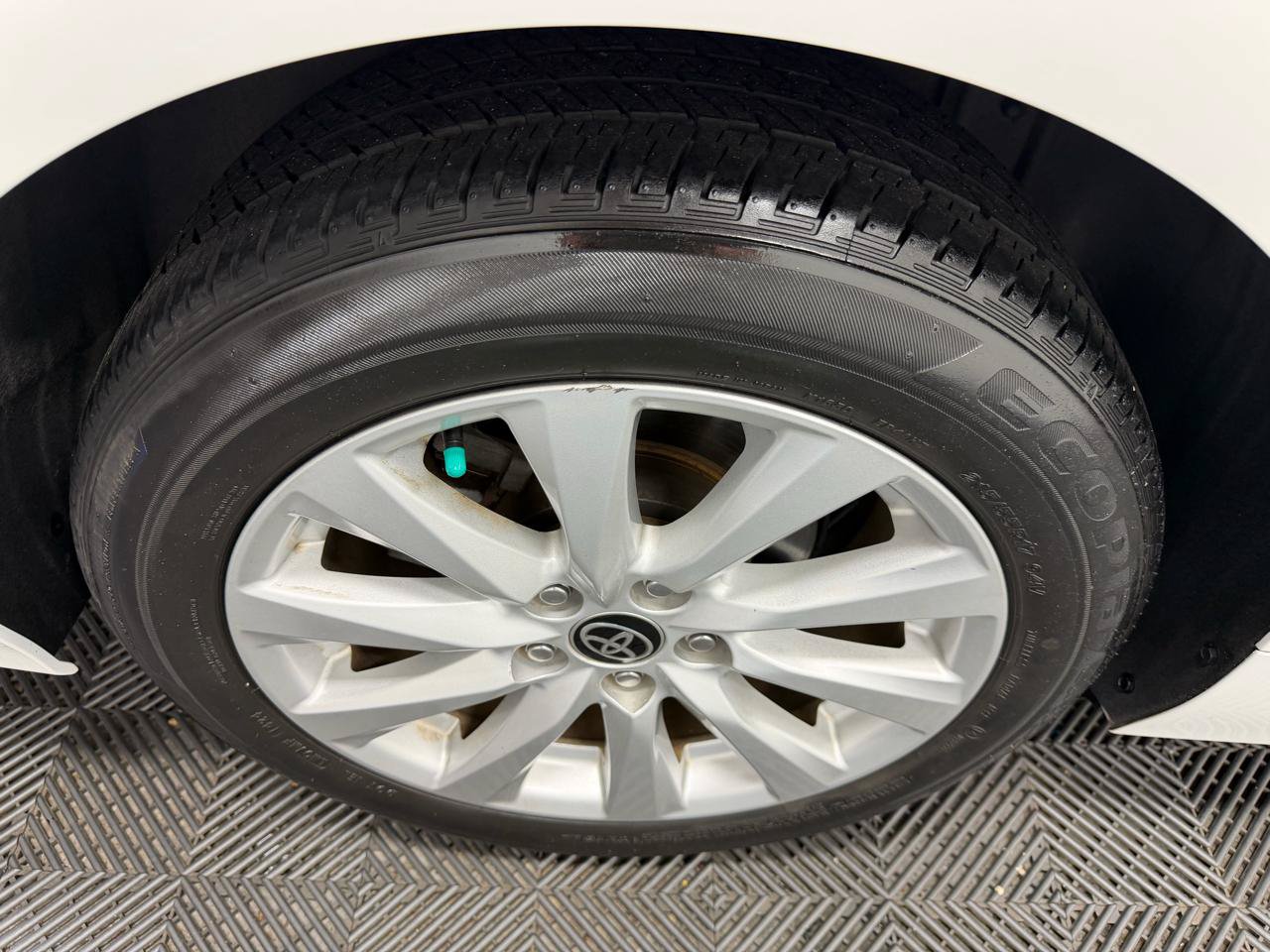 Used 2020 Toyota Camry LE FWD image 36