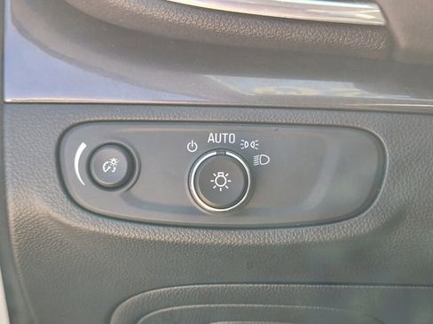 Used 2020 Buick Encore Preferred image 23