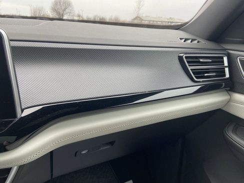 Used 2024 Volkswagen Atlas Cross Sport SEL Premium R-Line image 21