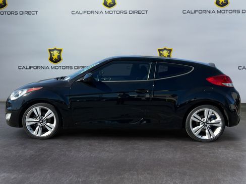 Used 2017 Hyundai Veloster Value Edition image 2