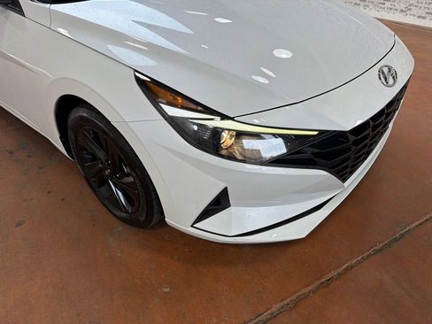 Used 2021 Hyundai Elantra SEL w/ Convenience Package FWD image 9