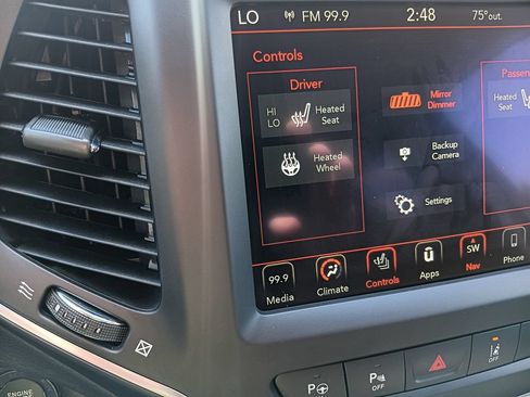 Used 2023 Jeep Cherokee Altitude Lux AWD/4WD image 7