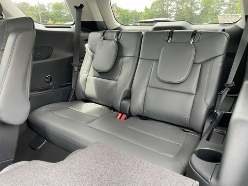 New 2025 Ford Explorer Active w/ Active Comfort Package image 22