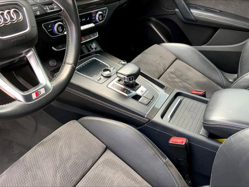 Used 2019 Audi SQ5 Premium Plus w/ Premium Plus Package AWD/4WD image 16