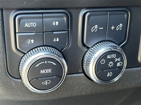 Used 2024 GMC Yukon Denali Ultimate image 29