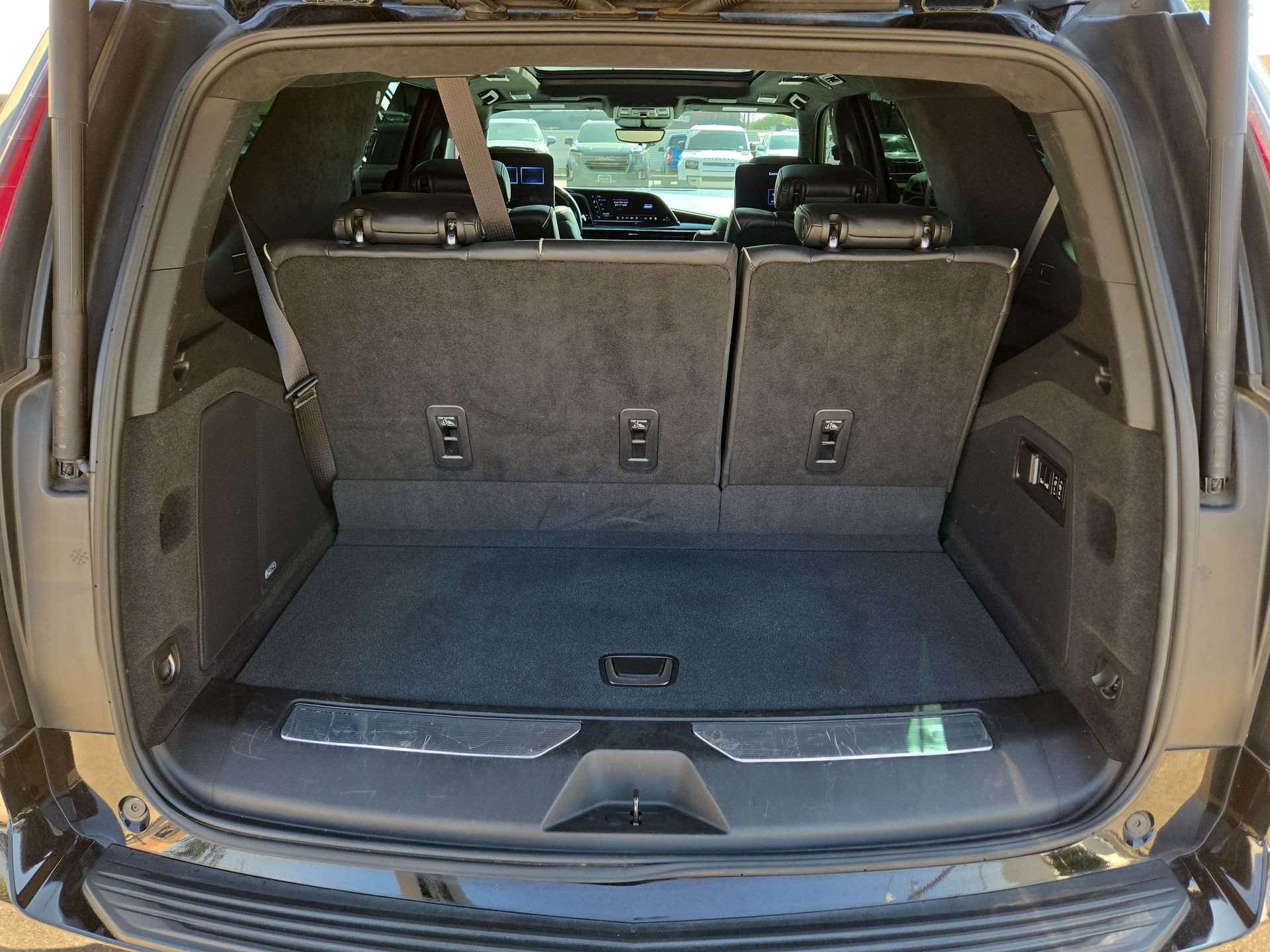 Certified 2023 Cadillac Escalade V w/ LPO, ONYX Package AWD/4WD image 12