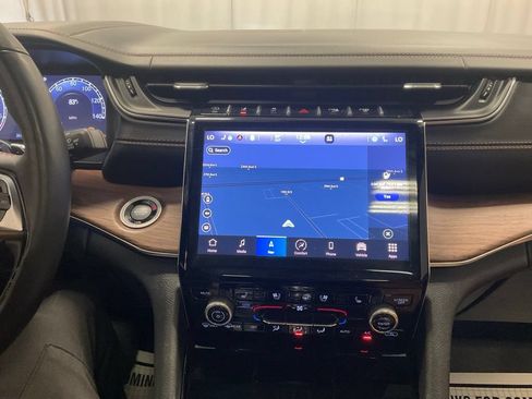 Used 2021 Jeep Grand Cherokee L Summit w/ Luxury Tech Group V AWD/4WD image 24