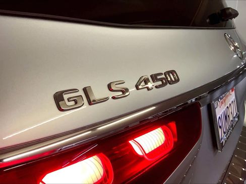 Used 2025 Mercedes-Benz GLS 450 4MATIC image 30