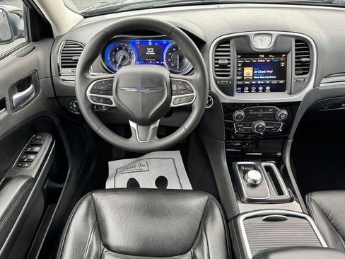 Used 2023 Chrysler 300 Touring AWD/4WD image 19