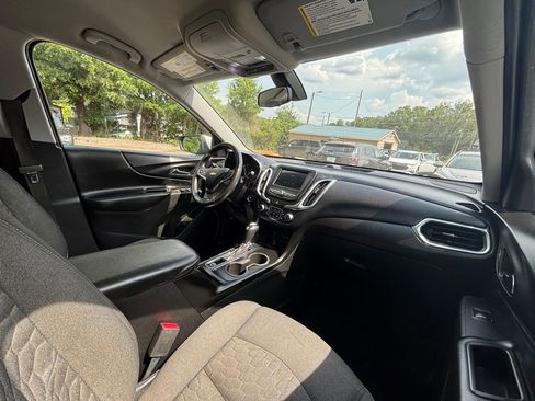 Used 2019 Chevrolet Equinox LT AWD/4WD image 16
