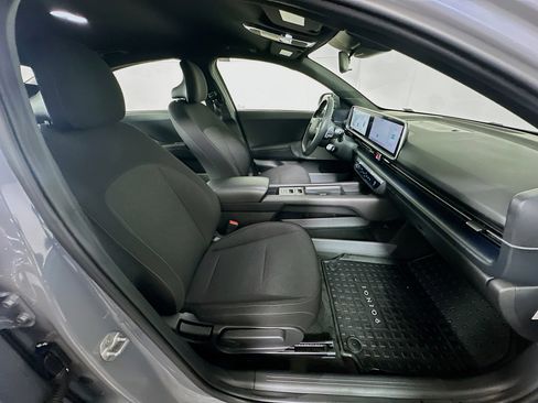 Used 2024 Hyundai Ioniq 6 SE RWD image 33