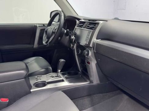 Used 2021 Toyota 4Runner SR5 Premium w/ Moonroof Package RWD image 11