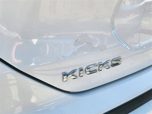 Used 2024 Nissan Kicks S image 9