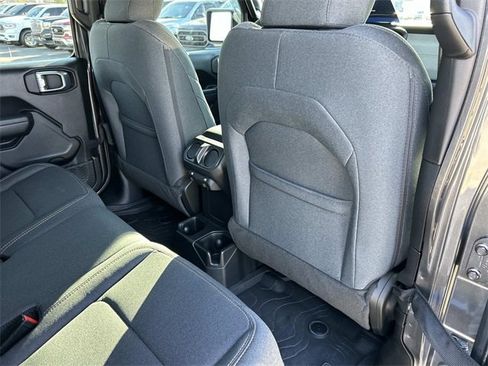 Used 2024 Jeep Gladiator Sport image 23