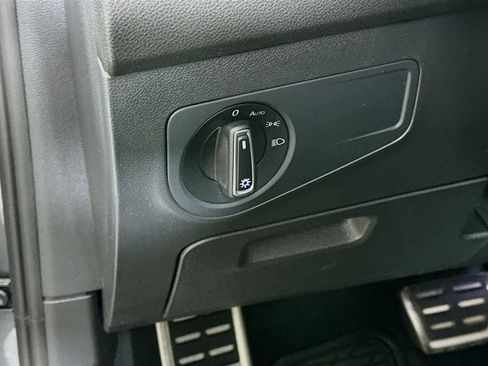 Used 2023 Volkswagen Tiguan SE R-Line image 16