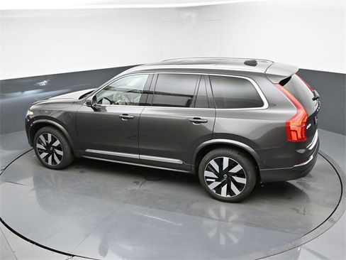 Used 2024 Volvo XC90 T8 Ultimate w/ Lounge Package image 48