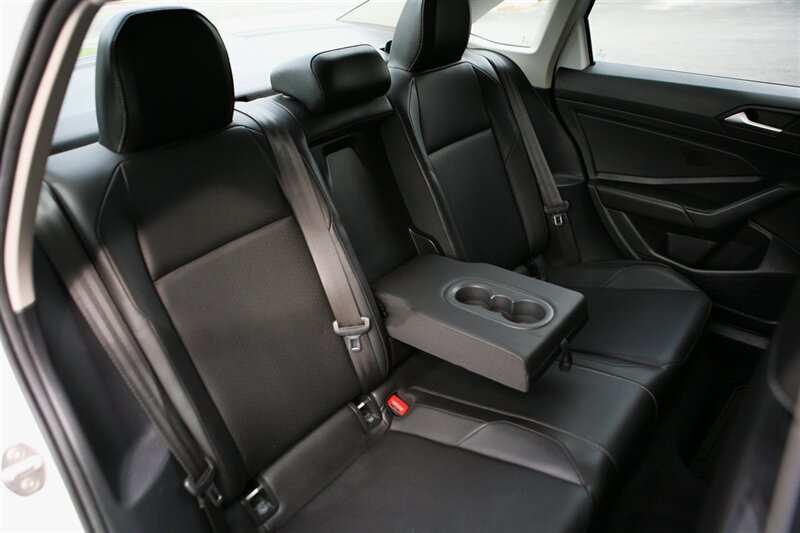 Used 2019 Volkswagen Jetta SEL FWD image 14