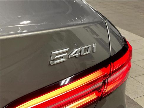Used 2024 BMW 540i xDrive w/ Convenience Package image 28