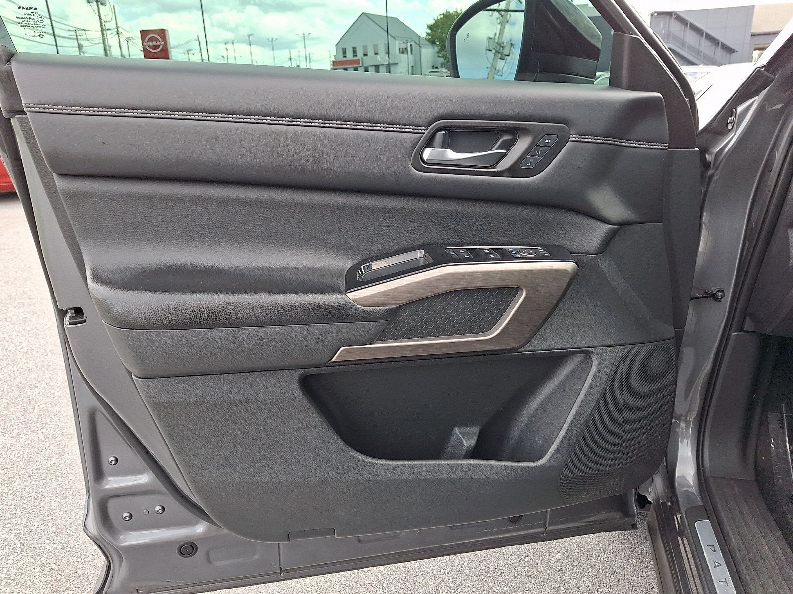 Certified 2023 Nissan Pathfinder Platinum AWD/4WD image 14