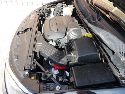 Used 2020 Chrysler Pacifica Touring w/ Tire & Wheel Group image 38