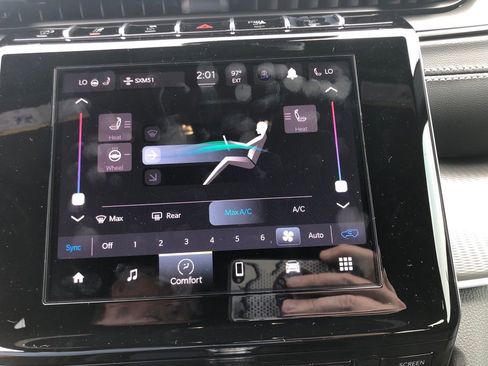 New 2025 Jeep Grand Cherokee Altitude image 25