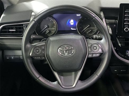 Used 2021 Toyota Camry SE w/ Convenience Package image 16