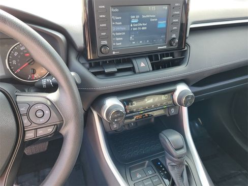 Used 2022 Toyota RAV4 XLE image 9