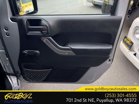 Used 2014 Jeep Wrangler Unlimited Sport AWD/4WD image 30
