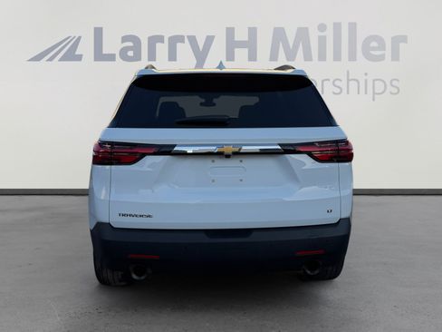 Used 2022 Chevrolet Traverse LT FWD image 4