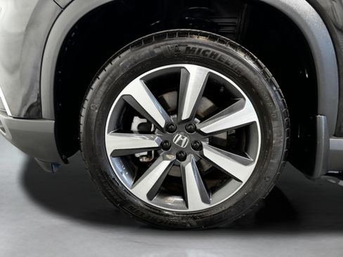 Used 2025 Honda Pilot Touring image 50