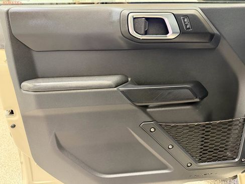 Used 2025 Ford Bronco 4-Door image 12