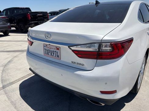 Used 2017 Lexus ES 350 w/ Luxury Package FWD image 4