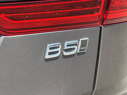 New 2025 Volvo XC60 B5 Core w/ Protection Package Premier image 25