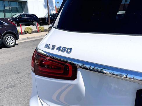 Used 2022 Mercedes-Benz GLS 450 4MATIC image 9