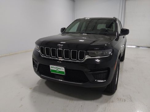 Used 2023 Jeep Grand Cherokee Laredo AWD/4WD image 15