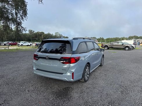 Used 2025 Honda Odyssey Touring image 5