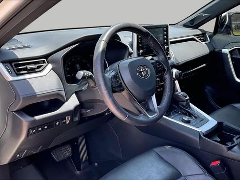 Used 2021 Toyota RAV4 XSE AWD/4WD image 17