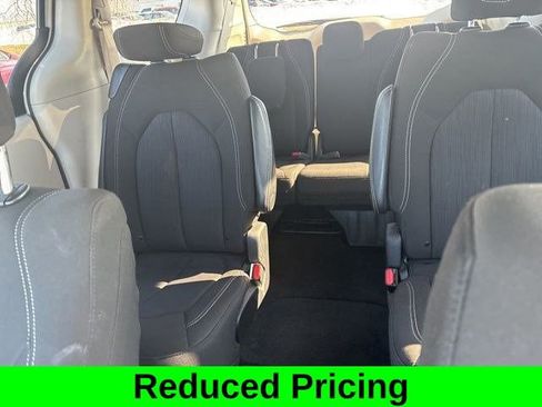 Used 2023 Chrysler Voyager LX FWD image 28