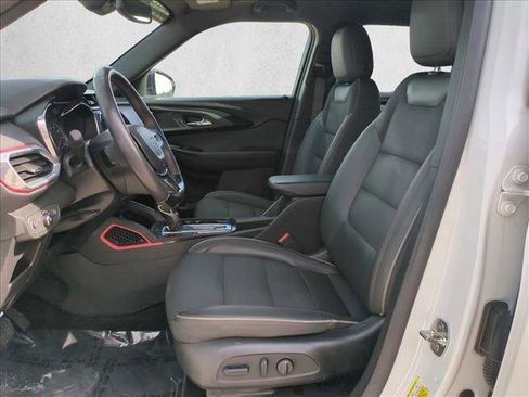 Used 2023 Chevrolet TrailBlazer RS w/ Sun and Liftgate Package image 16