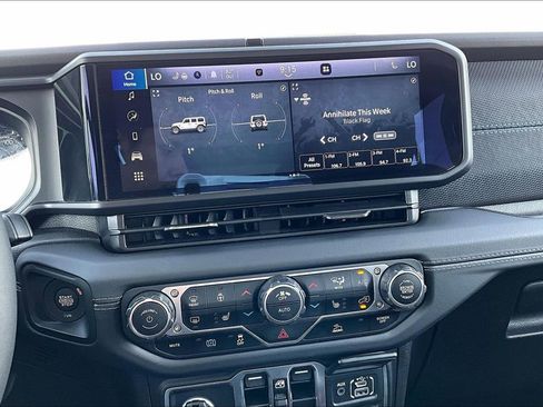 Used 2025 Jeep Wrangler Unlimited Rubicon 4xe w/ Convenience Group image 35